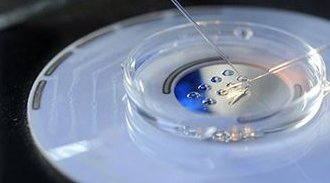 南京鼓楼医院试管婴儿花费明细表公开，准备10万够做试管吗？